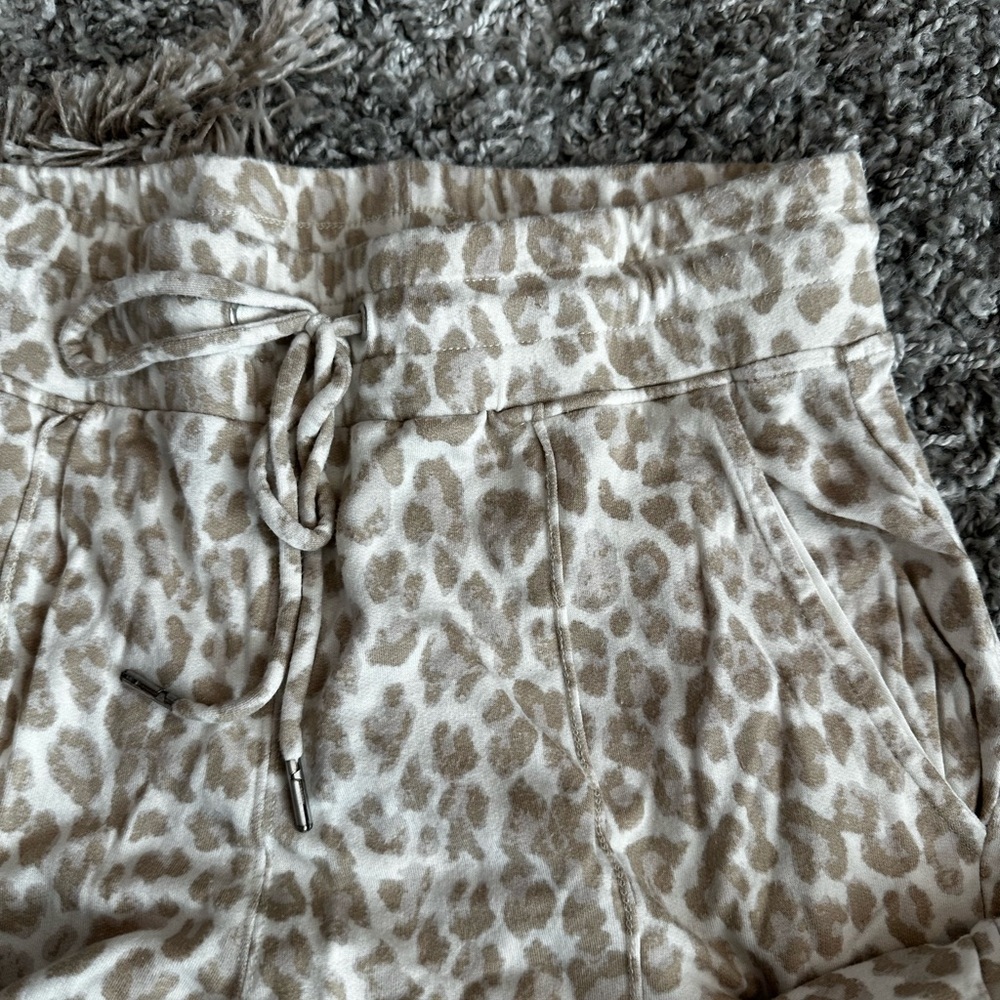 Rachel Zoe Beige Animal Print Set Lounge sleep - Picture 3 of 5